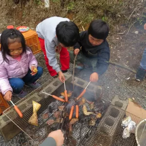 焚き火で絶品焼き芋！　そしてBBQのサムネイル